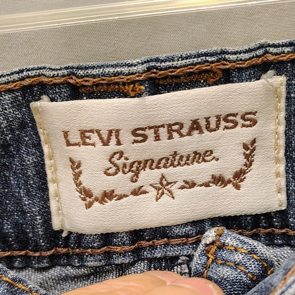 Levi Strauss Signature Women Blue Crop Capri Jeans Mid Rise Straight Leg Size 12 - Picture 8 of 14